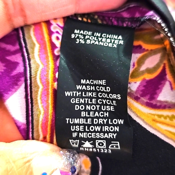 Blouse and Skirt Set - Picture 8 of 8